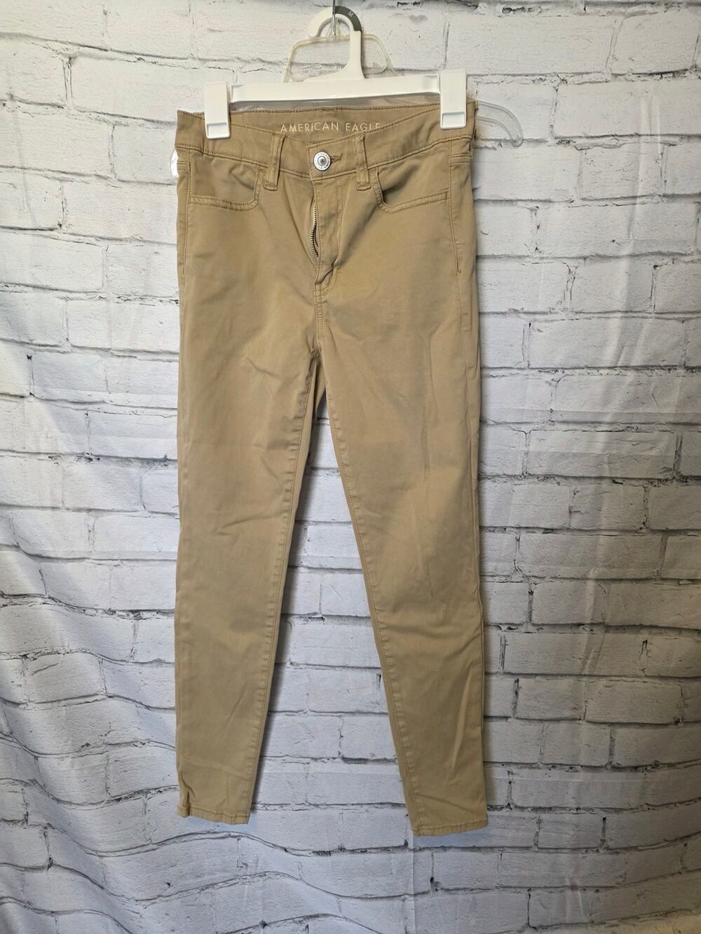 American Eagle Khaki Pants Size 4 Short